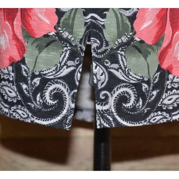 Alfred Dunner Ladies M Knit Top Tunic Black & Red Floral V-Neck Pullover Blouse - Picture 8 of 11